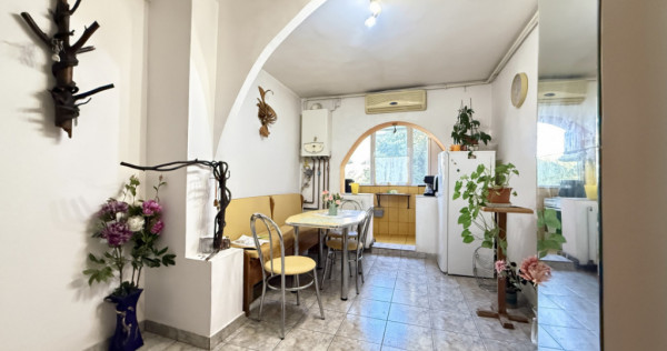 Apartament cu 3 camere, 68 mp, etaj 3, de vanzare in zona To
