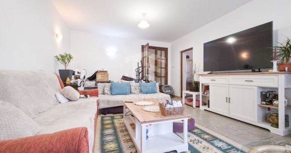 Casă 11 camere cu livadă | Dragomirești-Deal | De &Icirc;nchiriat