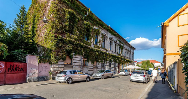 Apartament cu 2 camere la parter in Piata Catedralei Comision 0