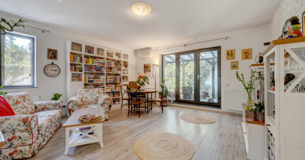 Parter de vilă, 4 camere, 2 băi și grădină 245mp, Parcu