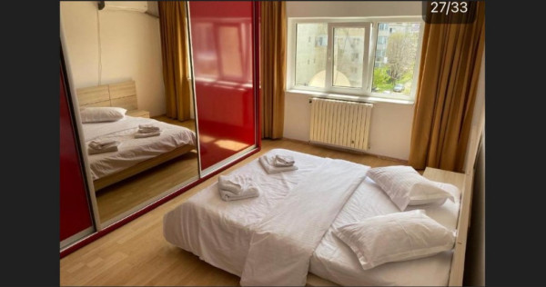 Vand apartament strada Rozelor 2 camere, decomandat, situat la etaj 3