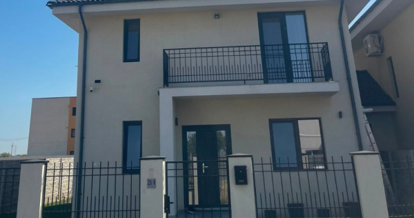 Duplex de vanzare - despartit prin camera tehnica