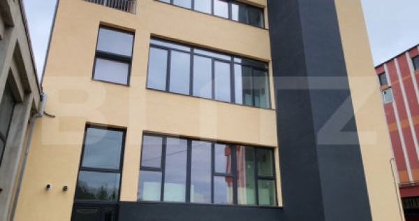 Clădire P+4, cu lift, spatiu Birou Targu Mures