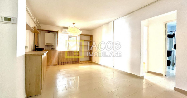 Apartament 3 camere, zona Ana Ipatescu - Bistrita Lac, str.