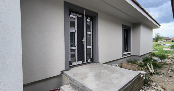 Casa individuala cu 4 camere si teren de 860 mp, zona Giroc