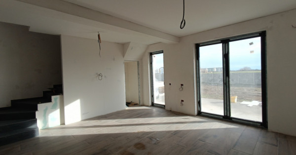 Casa insiruita cu 3 camere, 90 mp utili si teren de 300 mp,
