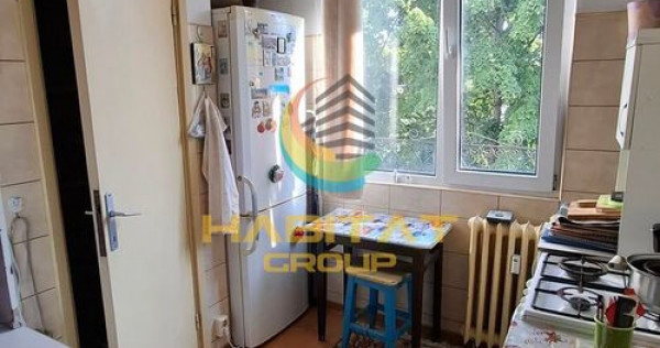 Apartament 4 camere decomandat Resita - Scoala 129