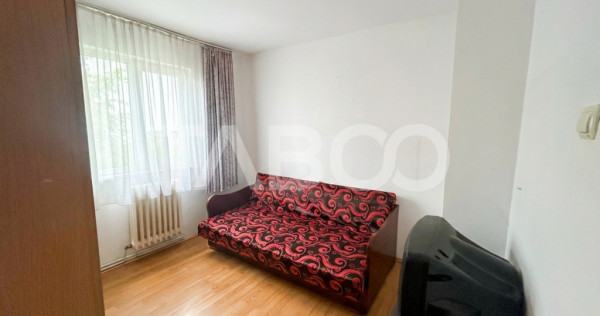 Apartament 3 camere 60 mpu cu balcon si pivnita in zona Miha