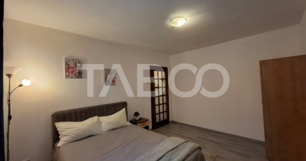 Apartament 3 camere de vanzare semidecomandat 45 mp zona Vas
