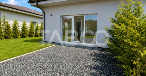 Duplex pe un singur nivel 3 camere 2 bai 235 mp teren in Tal