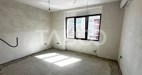 De vanzare apartament 3 camere 56mp nemobilat cu balcon Cent