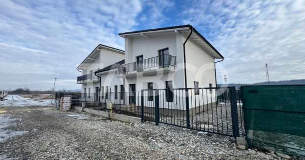 Casa cu acces 2 strazi tip duplex cu curte libera 195 mp Moh
