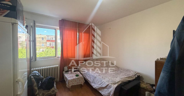 Garsonieră de v&acirc;nzare , Zona UMT,Timișoara