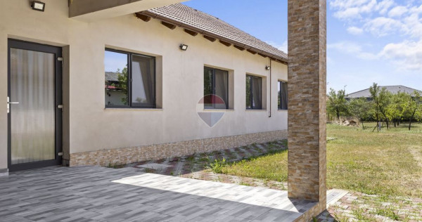 Casă noua 246 mpc cu teren 1363 mp de v&acirc;nzare Sannicolau Mic, Arad
