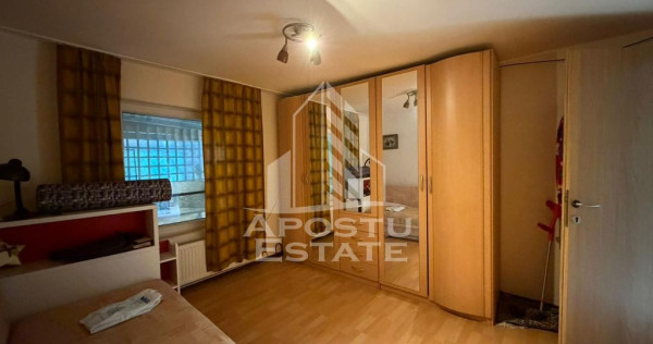Duplex cu 3 camere, 2 bai, 2 bucatarii, teren 222 mp, zona Elisabetin