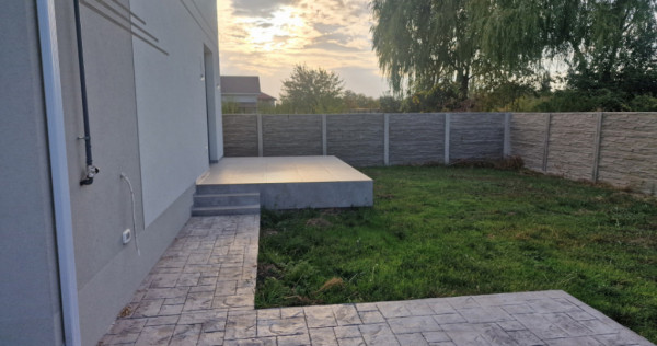 Duplex cu 4 camere de vanzare in Utvin