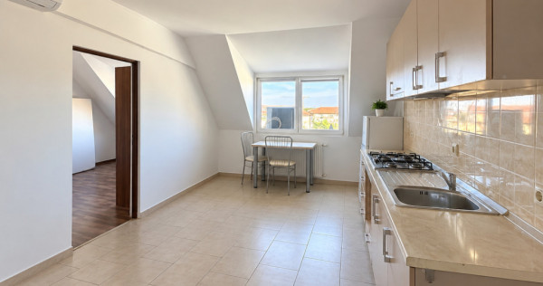Apartament 3 camere, open space, zona Lipovei -Thalia