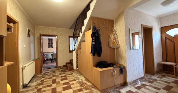 Casa individuala 300 mp, utili, 1100 mp gradina - Sag