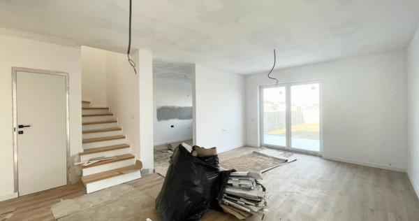 Duplex cu 5 camere separat prin camera tehnica - Mosnita Nou