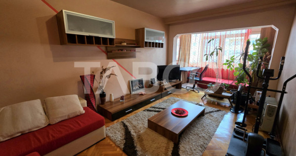 Apartament decomandat de vanzare etaj intermediar lift Vasil