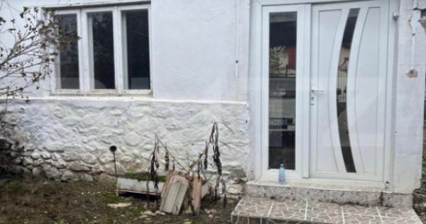 Casă de v&acirc;nzare, 40 mp, zona Nord-Vest