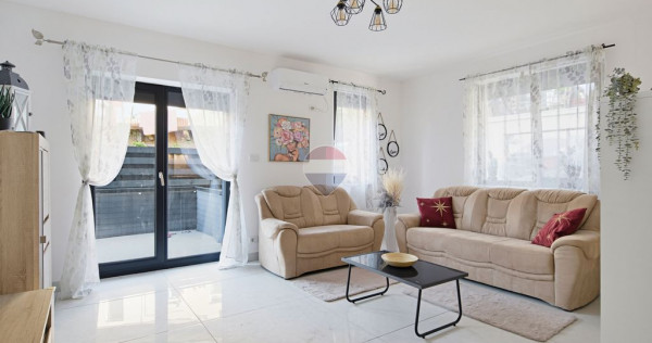 Apartament modern 2 camere de v&acirc;nzare, cu terasă, ultracentral Arad