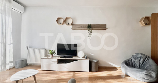 Apartament cu 3 camere de vanzare izolat cu boxa in Gheorghe