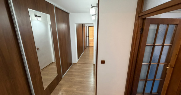 Apartament 3 camere decomandat &ndash; complet mobilat, zonă ce